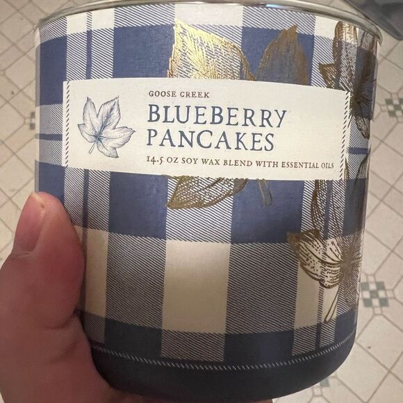 Goose Creekk SOLD OUT 3 Wick Candle Blueberry Pancakes 14.5 Oz - Picture 6 of 7